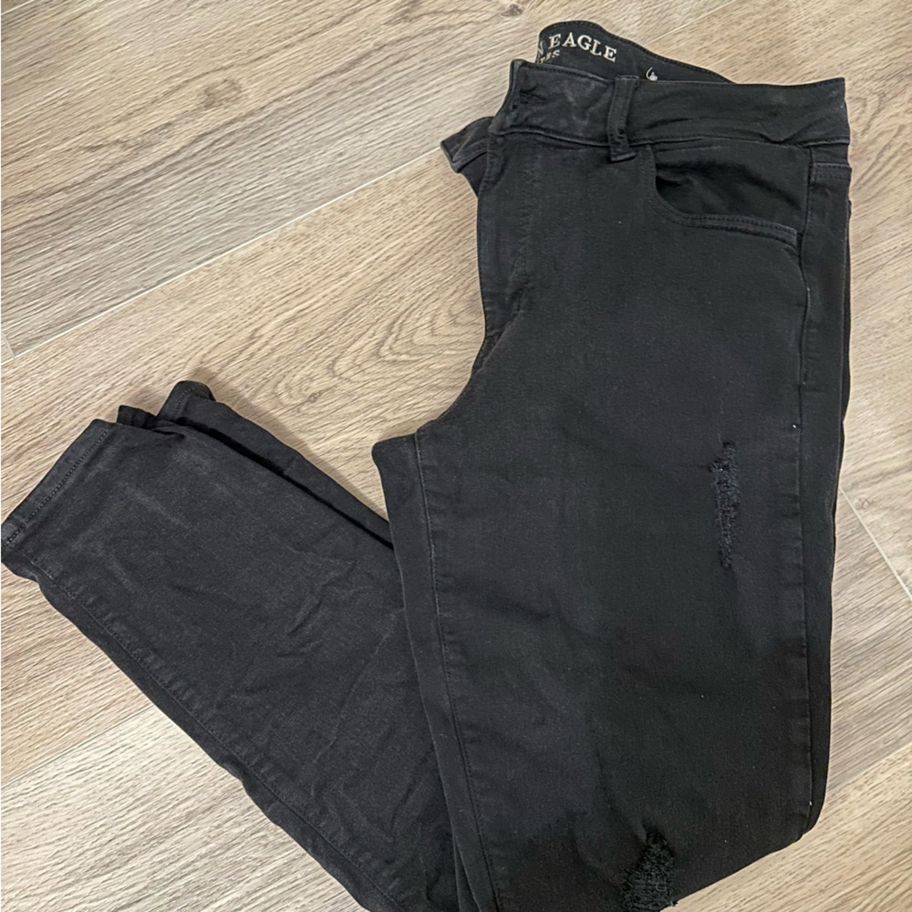 Black Distressed Women’s American Eagle Jegging Jeans